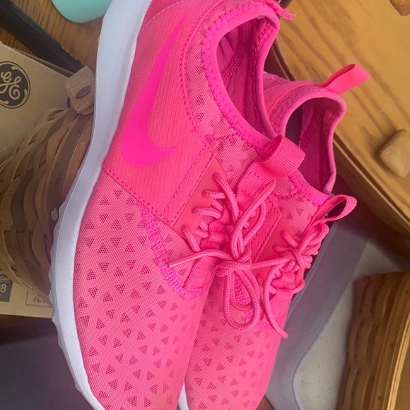 Nike Shoes - Nike Pink Running Shoes